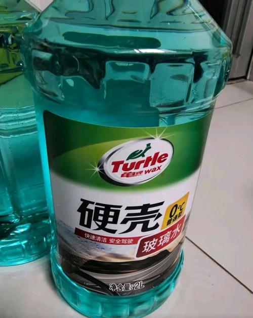 龟牌硬壳玻璃水 四季守护，清晰视野一路相伴